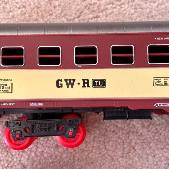 2 Vintage GWR TU Train Carriage Models Nobleness Hard Seat Fire Alarm System - Picture 3 of 16